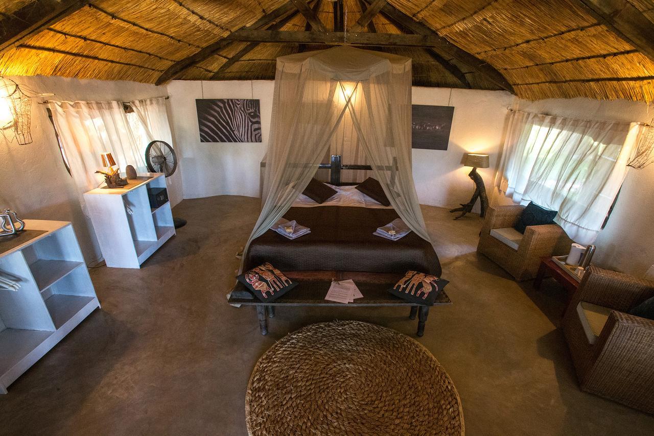 Track And Trail River Camp Kakumbi Exterior foto