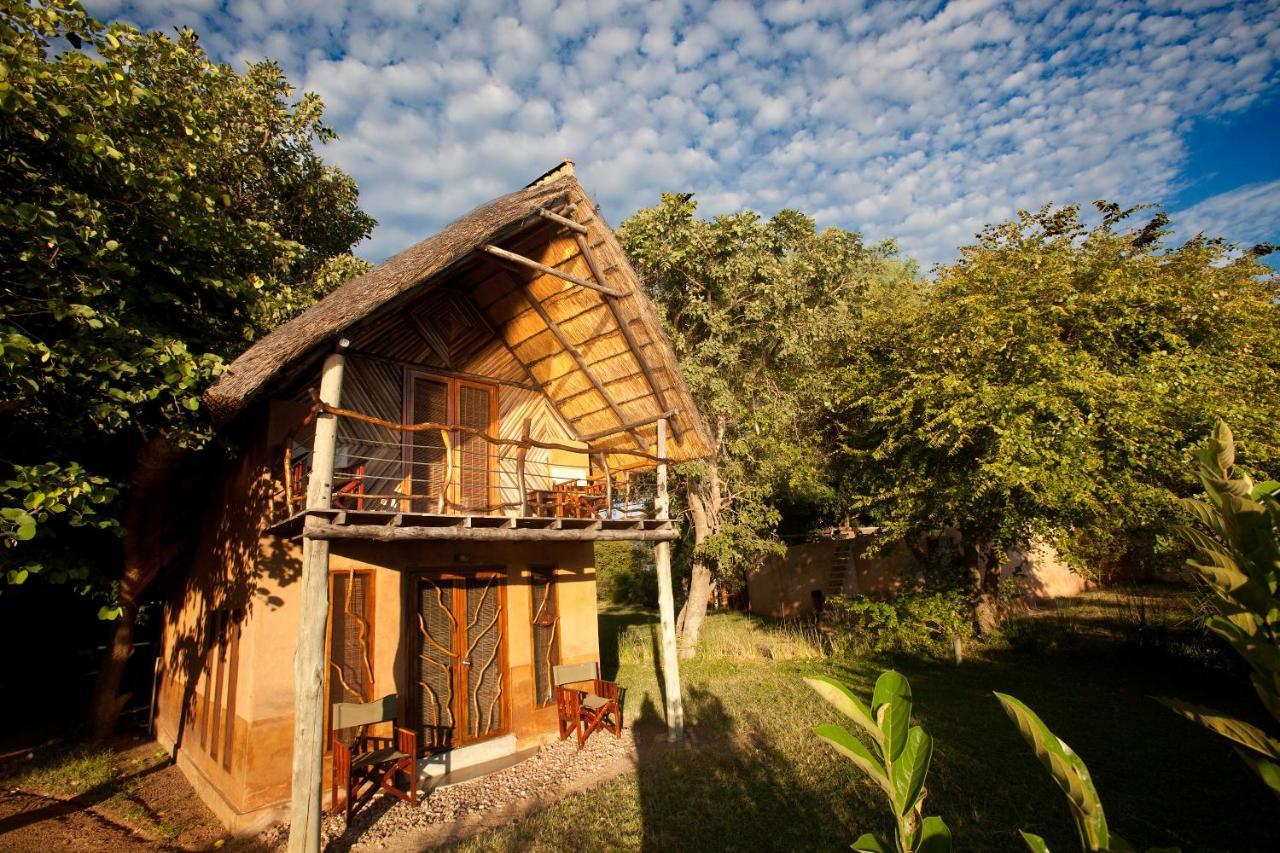 Track And Trail River Camp Kakumbi Exterior foto