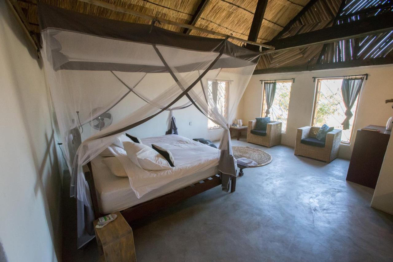 Track And Trail River Camp Kakumbi Exterior foto